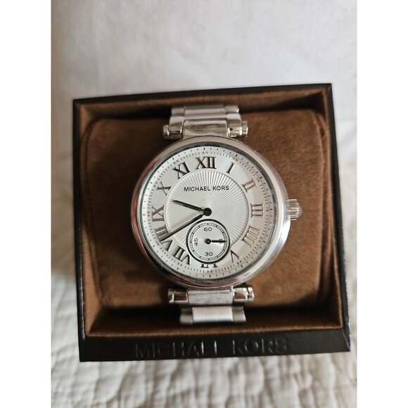 NEW Michael Kors Skylar SilverTone Roman Numeral Dial Stainless Steel Watch - Picture 3 of 10